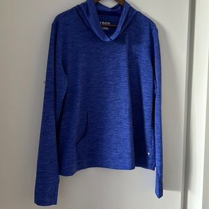 IZOD long sleeve running shirt with thumb holes and kangaroo pocket XL